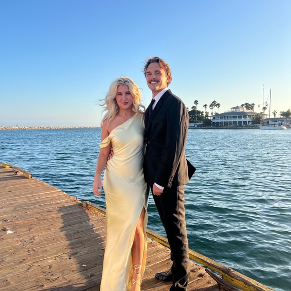 Runaway the Label Gia Asymmetrical Maxi Drew- Lemon - Picture 3 of 6